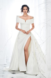 Ivory white Dimensional collar taffeta Gown